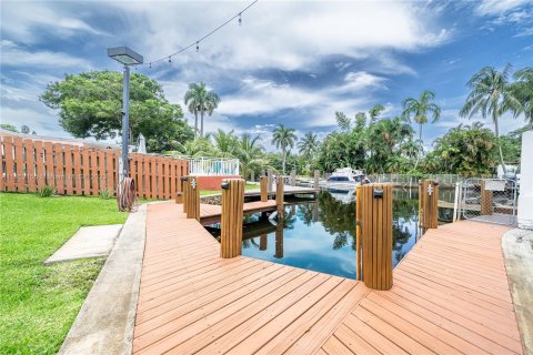 Villa ou maison à vendre à Dania Beach, Floride: 4 chambres, 191.75 m2 № 715773 - photo 28