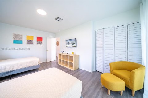 Casa en venta en Dania Beach, Florida, 4 dormitorios, 191.75 m2 № 715773 - foto 12