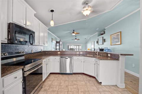 Villa ou maison à vendre à Punta Gorda, Floride: 4 chambres, 190.08 m2 № 1300717 - photo 5