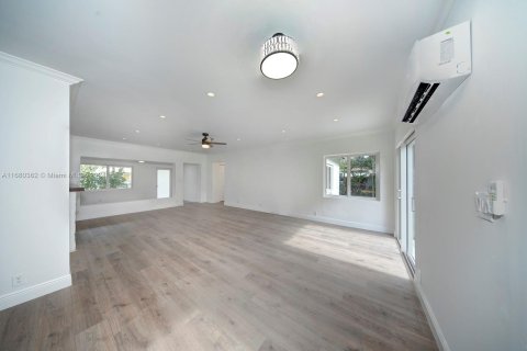 Casa en venta en Hollywood, Florida, 3 dormitorios, 153.1 m2 № 1410575 - foto 21