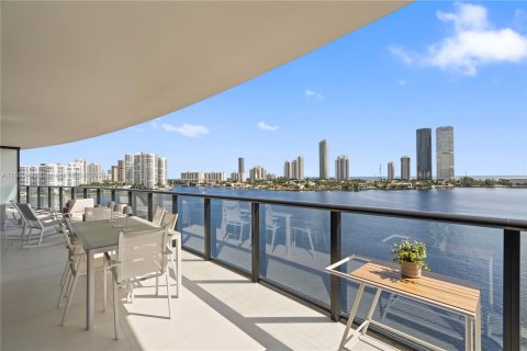 Condominio en venta en Aventura, Florida, 4 dormitorios, 289.86 m2 № 1410620 - foto 22