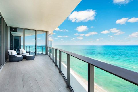 Apartment in RITZ-CARLTON RESIDENCES in Sunny Isles Beach, Florida 2 bedrooms, 146 sq.m. № 30221 - photo 7