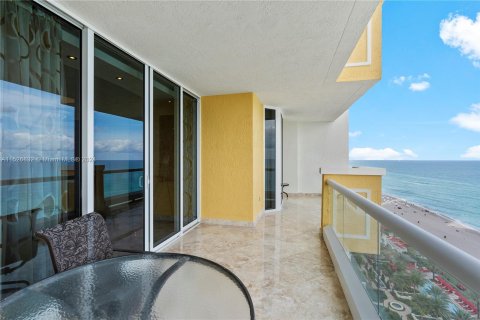 Condominio en venta en Sunny Isles Beach, Florida, 3 dormitorios, 205.69 m2 № 990232 - foto 30