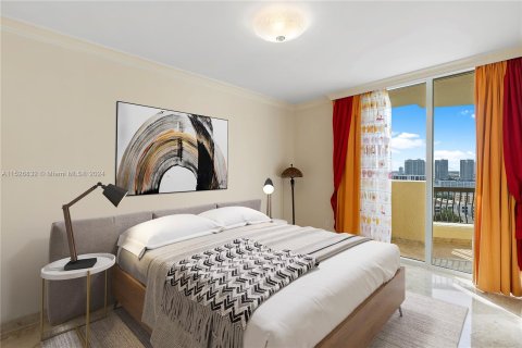 Condominio en venta en Sunny Isles Beach, Florida, 3 dormitorios, 205.69 m2 № 990232 - foto 28