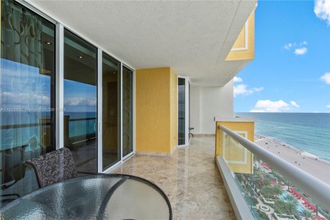 Copropriété à vendre à Sunny Isles Beach, Floride: 3 chambres, 205.69 m2 № 990232 - photo 29