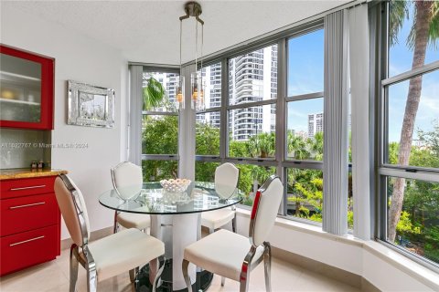 Copropriété à vendre à Aventura, Floride: 2 chambres, 125.7 m2 № 1269605 - photo 9