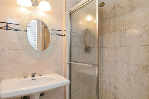 Condo in Aventura, Florida, 2 bedrooms  № 1269605 - photo 23