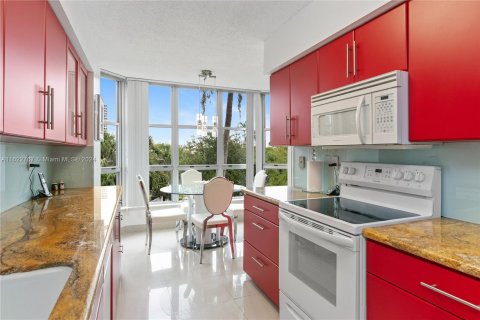 Condominio en venta en Aventura, Florida, 2 dormitorios, 125.7 m2 № 1269605 - foto 13