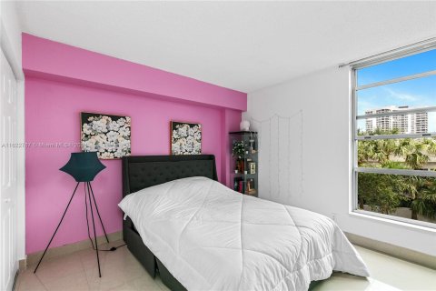 Condo in Aventura, Florida, 2 bedrooms  № 1269605 - photo 21