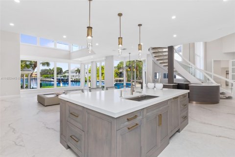 Villa ou maison à vendre à Fort Lauderdale, Floride: 4 chambres, 653.75 m2 № 1269672 - photo 12