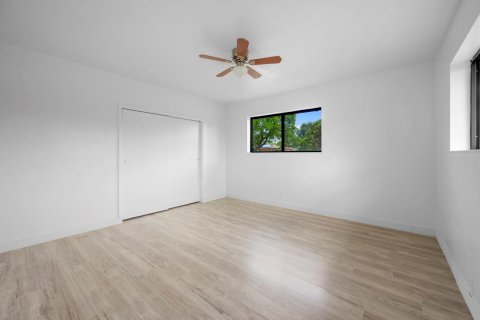 House in Fort Lauderdale, Florida 3 bedrooms, 151.9 sq.m. № 1161798 - photo 9