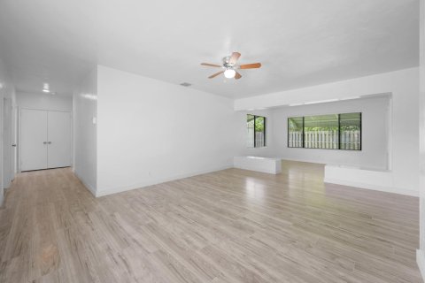 Casa en venta en Fort Lauderdale, Florida, 3 dormitorios, 151.9 m2 № 1161798 - foto 2