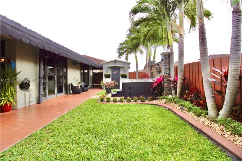 Villa ou maison à vendre à Hialeah, Floride: 4 chambres, 158.4 m2 № 980607 - photo 26