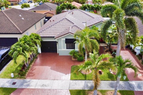Villa ou maison à vendre à Hialeah, Floride: 4 chambres, 158.4 m2 № 980607 - photo 2