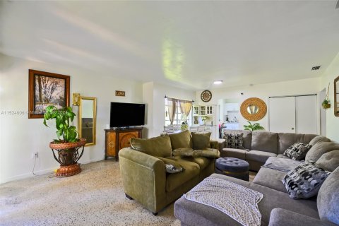 Immobilier commercial à vendre à Miami, Floride: 286.05 m2 № 980575 - photo 9