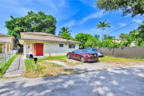 Immobilier commercial à vendre à Miami, Floride: 286.05 m2 № 980575 - photo 13