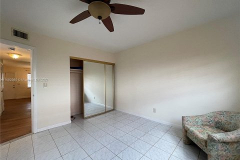 Купить кондоминиум в Халландейл-Бич, Флорида 2 спальни, 92.9м2, № 866047 - фото 16