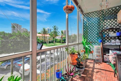 Copropriété à vendre à Miami Beach, Floride: 3 chambres, 104.79 m2 № 1321112 - photo 28