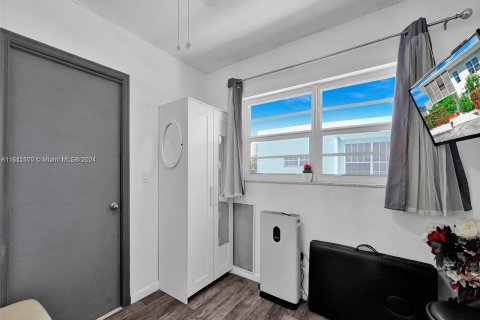 Copropriété à vendre à Miami Beach, Floride: 3 chambres, 104.79 m2 № 1321112 - photo 27