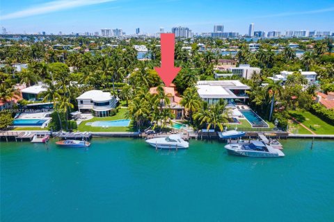 Купить виллу или дом в Майами-Бич, Флорида 5 спален, 396.79м2, № 22861 - фото 13