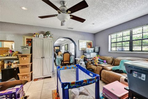 Casa en venta en Fort Lauderdale, Florida, 4 dormitorios, 156.26 m2 № 1128690 - foto 24