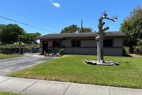 Villa ou maison à vendre à Fort Lauderdale, Floride: 4 chambres, 156.26 m2 № 1128690 - photo 2