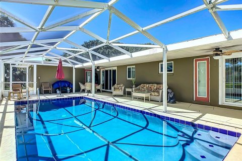 Casa en venta en New Smyrna Beach, Florida, 4 dormitorios, 140 m2 № 1383466 - foto 2