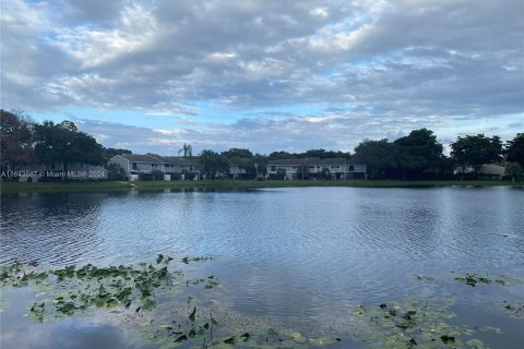 Condo in Coconut Creek, Florida, 2 bedrooms  № 1325870 - photo 28