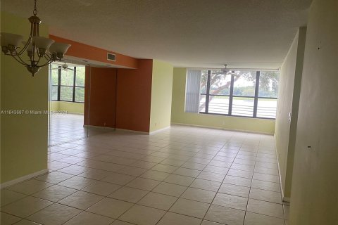 Copropriété à vendre à Coconut Creek, Floride: 2 chambres, 120.77 m2 № 1325870 - photo 6