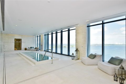 Condominio en venta en Miami, Florida, 3 dormitorios, 151.8 m2 № 972260 - foto 30