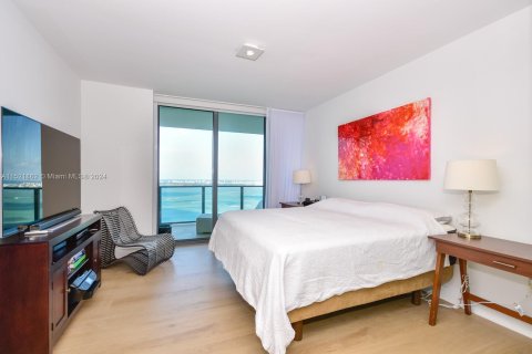 Condominio en venta en Miami, Florida, 3 dormitorios, 151.8 m2 № 972260 - foto 13