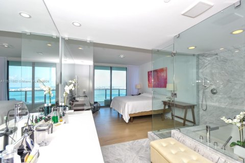 Condominio en venta en Miami, Florida, 3 dormitorios, 151.8 m2 № 972260 - foto 12