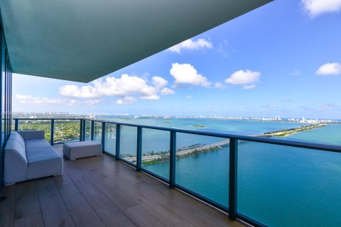 Copropriété à vendre à Miami, Floride: 3 chambres, 151.8 m2 № 972260 - photo 1