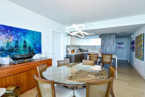 Condominio en venta en Miami, Florida, 3 dormitorios, 151.8 m2 № 972260 - foto 7