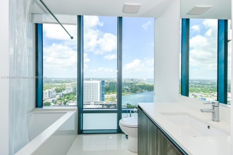 Copropriété à vendre à Miami, Floride: 3 chambres, 151.8 m2 № 972260 - photo 18