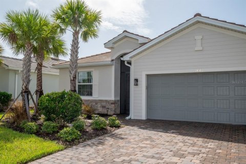 House in Port Charlotte, Florida 3 bedrooms, 155.33 sq.m. № 1376594 - photo 2