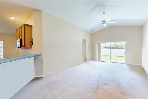 House in Land O' Lakes, Florida 4 bedrooms, 138.8 sq.m. № 1343387 - photo 5