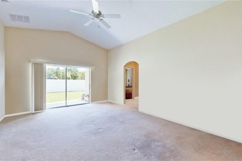 House in Land O' Lakes, Florida 4 bedrooms, 138.8 sq.m. № 1343387 - photo 7