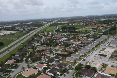 House in Homestead, Florida 3 bedrooms, 113.34 sq.m. № 1348434 - photo 19