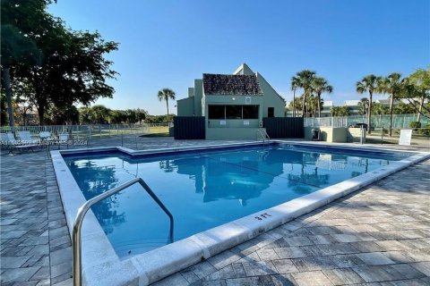 Condominio en venta en Coral Springs, Florida, 2 dormitorios, 111.48 m2 № 1348478 - foto 17