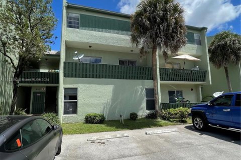 Condominio en venta en Coral Springs, Florida, 2 dormitorios, 111.48 m2 № 1348478 - foto 15