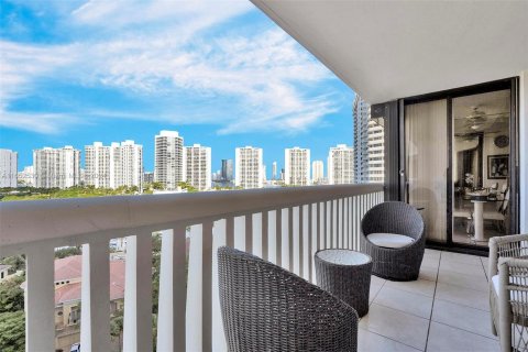 Condominio en venta en Aventura, Florida, 2 dormitorios, 114.27 m2 № 1348477 - foto 14