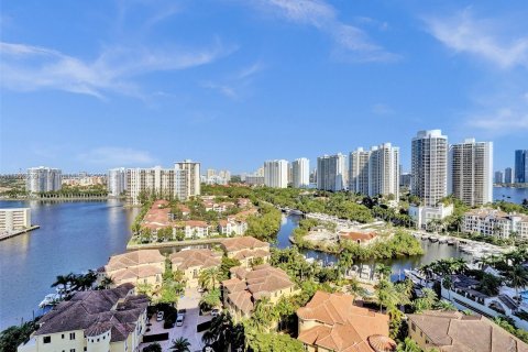 Condo in Aventura, Florida, 2 bedrooms  № 1348477 - photo 29