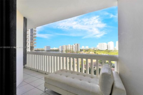 Copropriété à vendre à Aventura, Floride: 2 chambres, 114.27 m2 № 1348477 - photo 19