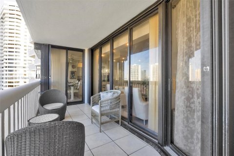 Copropriété à vendre à Aventura, Floride: 2 chambres, 114.27 m2 № 1348477 - photo 12