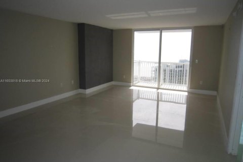 Condominio en venta en Miami, Florida, 1 dormitorio, 76.64 m2 № 1348520 - foto 6