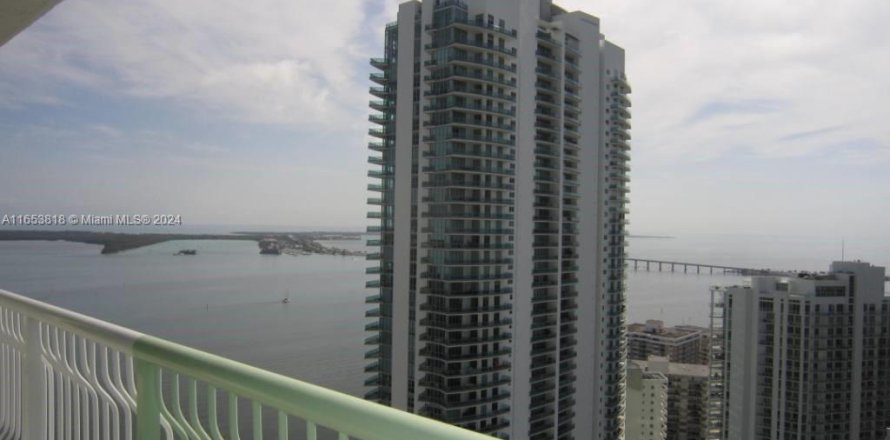 Condominio en Miami, Florida, 1 dormitorio  № 1348520