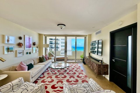 Condo in Hallandale Beach, Florida, 3 bedrooms  № 1271277 - photo 8