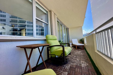 Copropriété à vendre à Hallandale Beach, Floride: 3 chambres, 132.11 m2 № 1271277 - photo 18