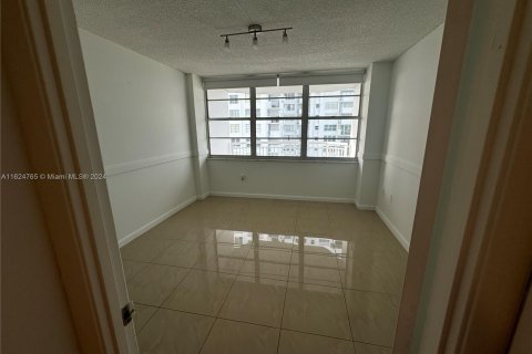 Copropriété à vendre à Aventura, Floride: 2 chambres, 145.39 m2 № 1271278 - photo 17